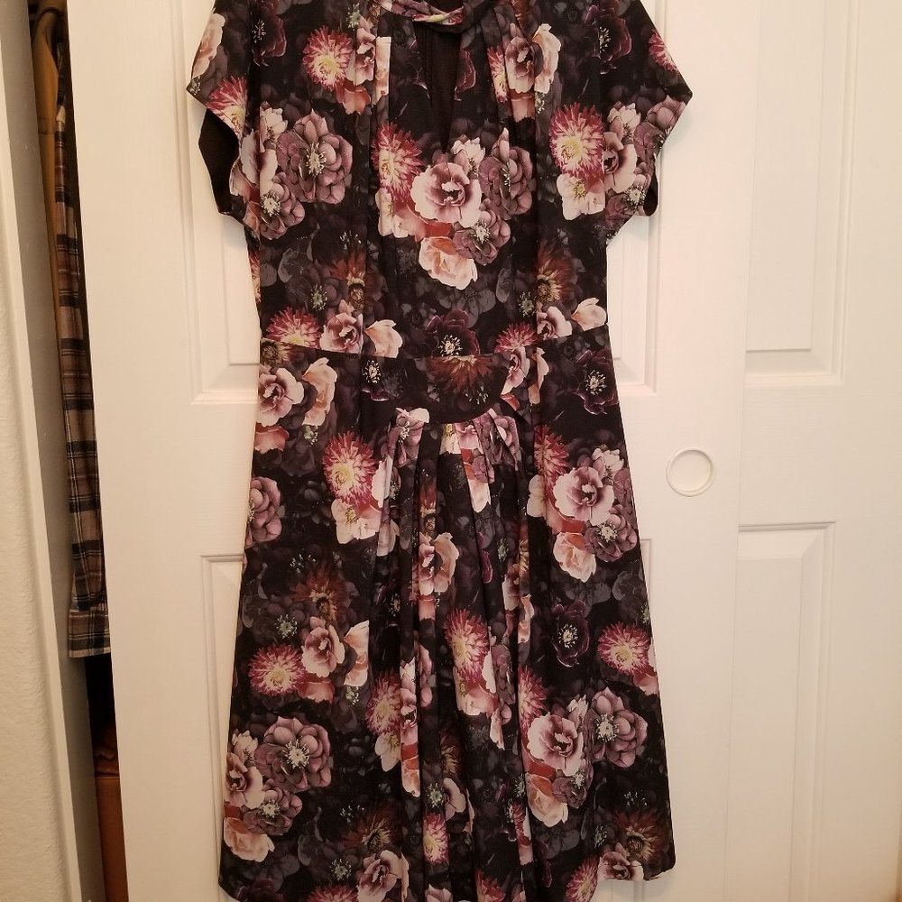 Lindy Bop dark floral 1940's style dress UK 18, US 14